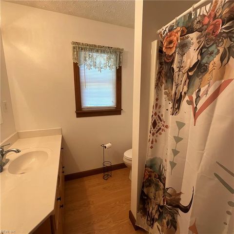 19 Hunts Neck RD, Poquoson, VA 23662