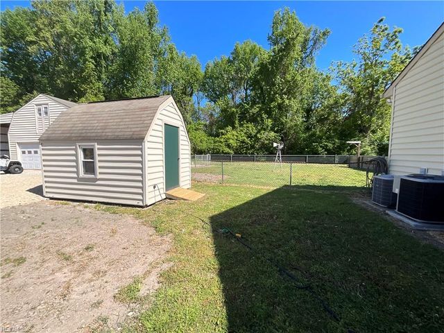 19 Hunts Neck RD, Poquoson, VA 23662