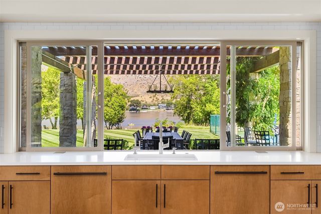 252 Vineyard Drive, Orondo, WA 98843