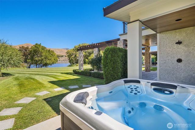 252 Vineyard Drive, Orondo, WA 98843