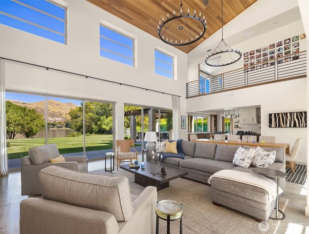 252 Vineyard Drive, Orondo, WA 98843