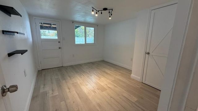 2902 N 4th Street, Fresno, CA 93703