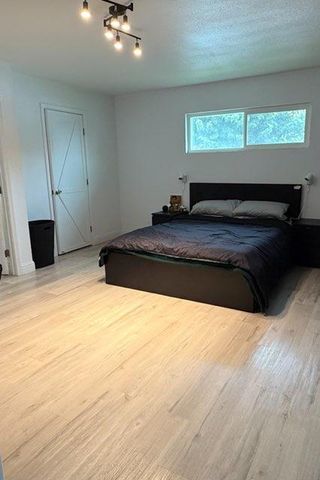 2902 N 4th Street, Fresno, CA 93703