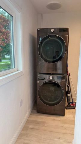 2902 N 4th Street, Fresno, CA 93703