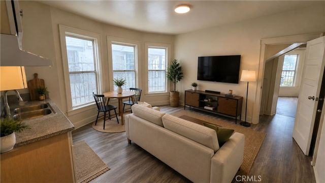 1021 W 25th Street 6, Los Angeles, CA 90007