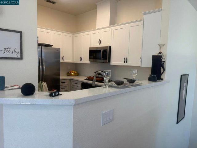 3905 Coyote Cr, Clayton, CA 94517