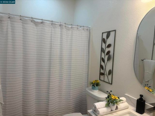 3905 Coyote Cr, Clayton, CA 94517