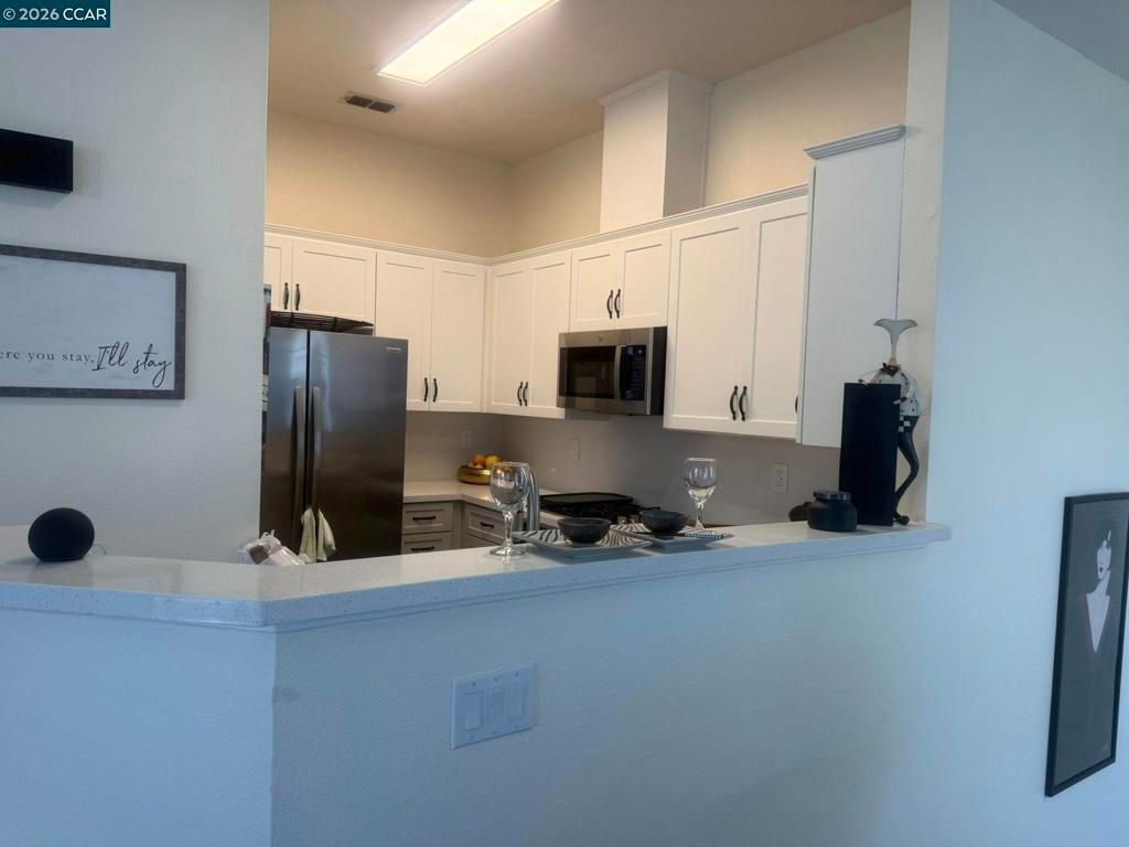 Image 13 of property listing at 3905 Coyote Cr, Clayton, CA 94517