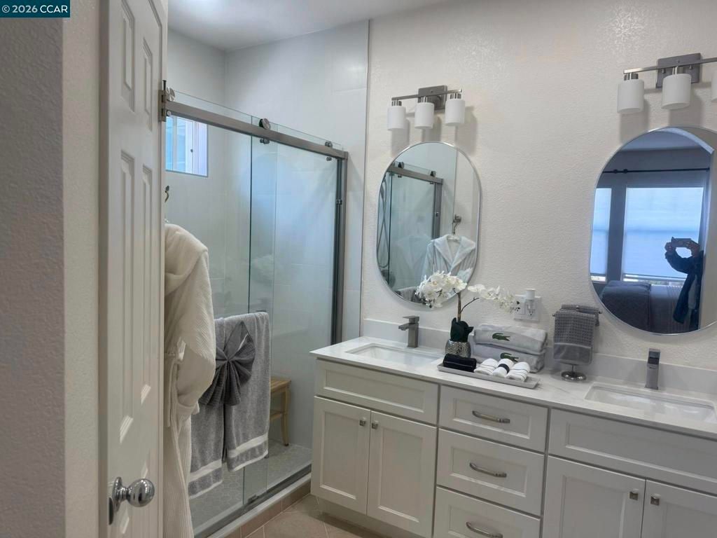 Image 15 of property listing at 3905 Coyote Cr, Clayton, CA 94517