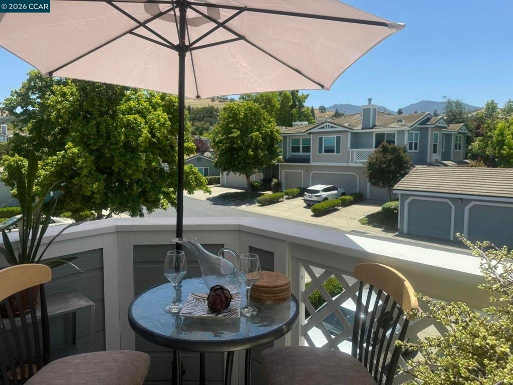 Image 17 of property listing at 3905 Coyote Cr, Clayton, CA 94517