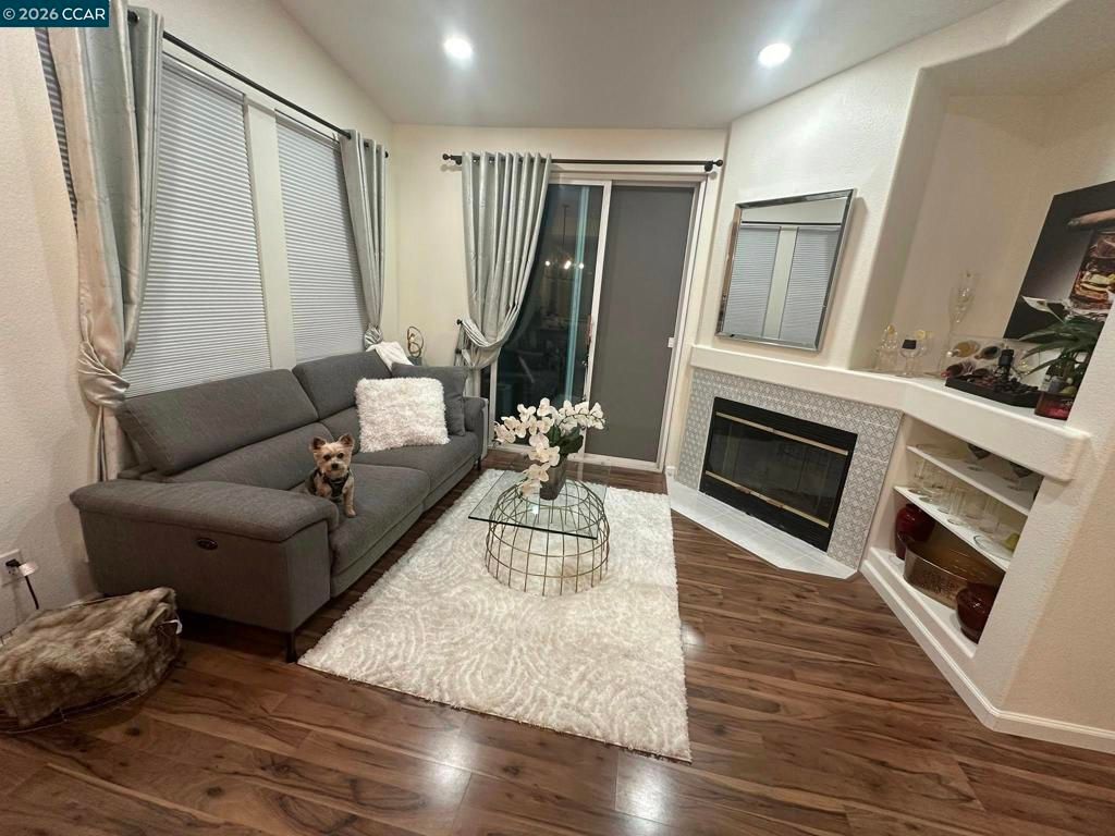 Image 5 of property listing at 3905 Coyote Cr, Clayton, CA 94517
