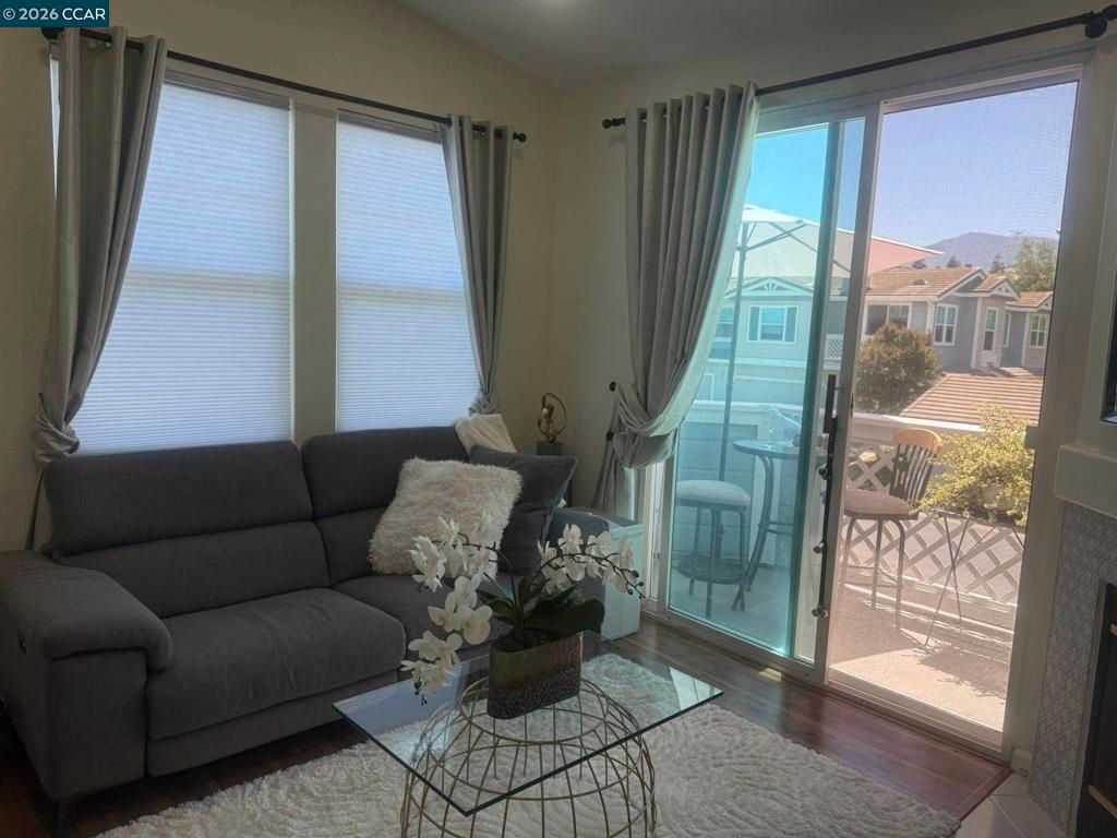 Image 7 of property listing at 3905 Coyote Cr, Clayton, CA 94517