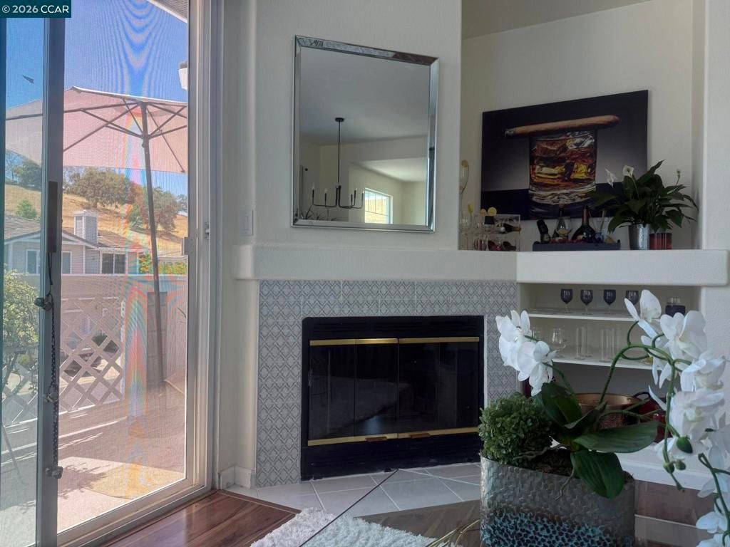 Image 8 of property listing at 3905 Coyote Cr, Clayton, CA 94517