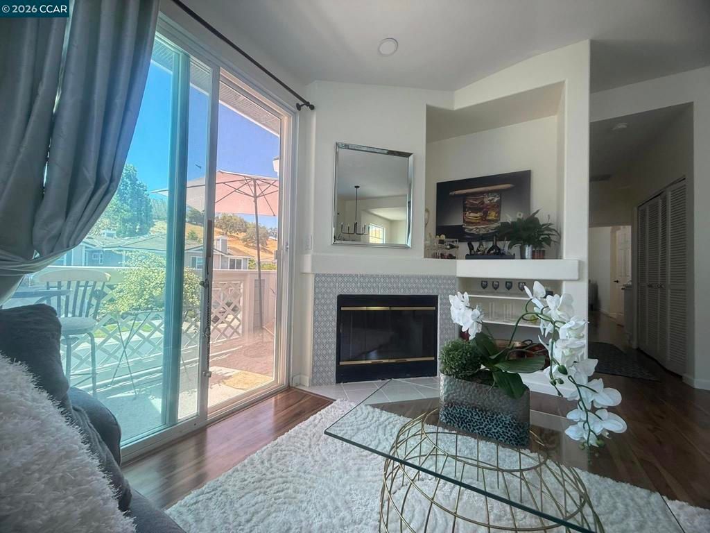 Image 9 of property listing at 3905 Coyote Cr, Clayton, CA 94517
