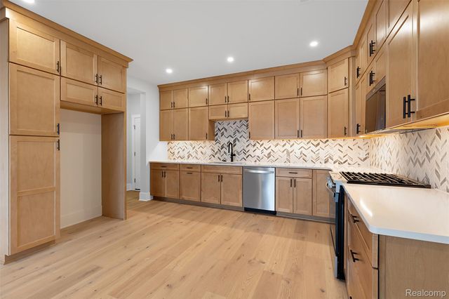 412 S Center Street, Northville, MI 48167