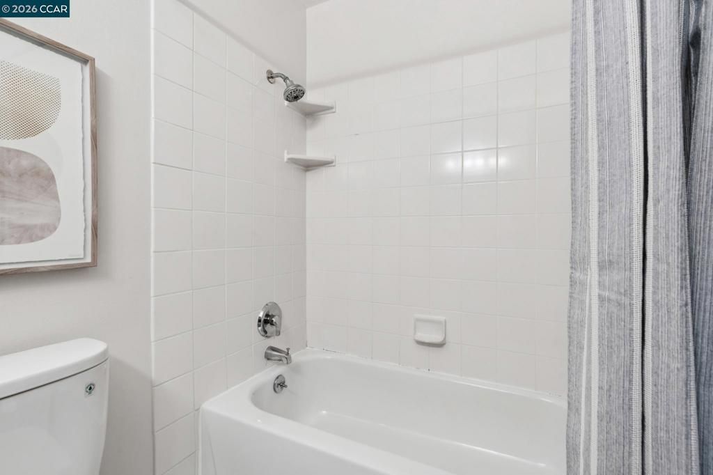 Image 20 of property listing at 809 Villa Lane 2, Moraga, CA 94566