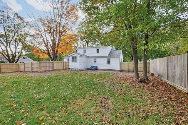 19 Brookhaven Rd, Worcester, MA 01606