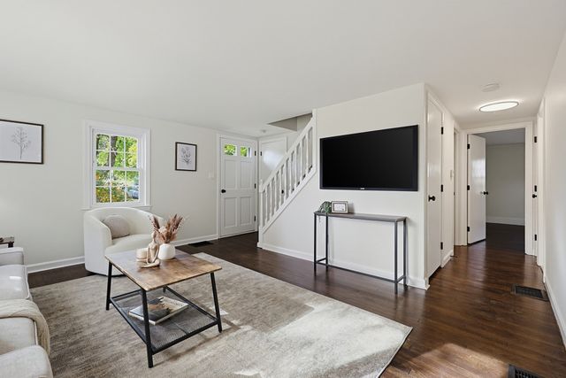 19 Brookhaven Rd, Worcester, MA 01606