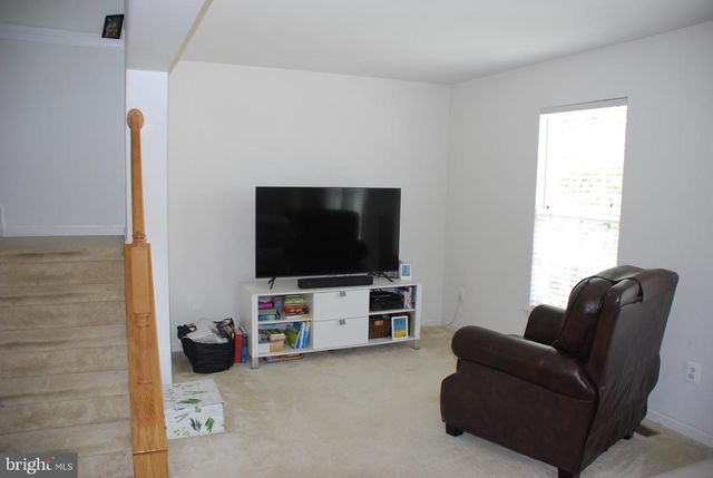 721 WATERWAY CT, Quakertown, PA 18951