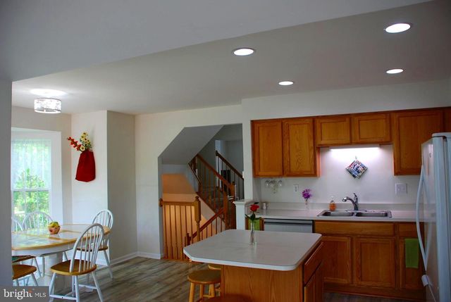 721 WATERWAY CT, Quakertown, PA 18951