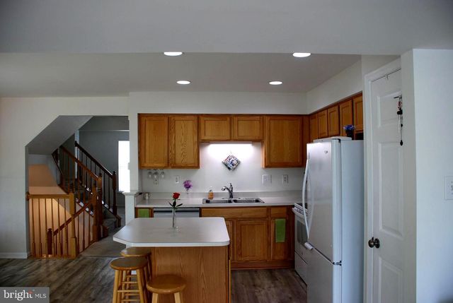 721 WATERWAY CT, Quakertown, PA 18951