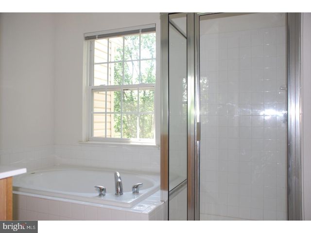 721 WATERWAY CT, Quakertown, PA 18951