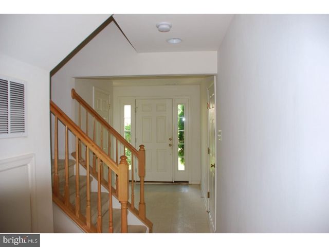721 WATERWAY CT, Quakertown, PA 18951