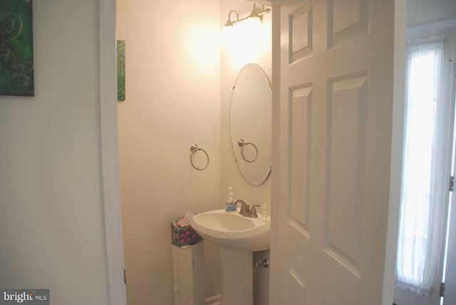 721 WATERWAY CT, Quakertown, PA 18951