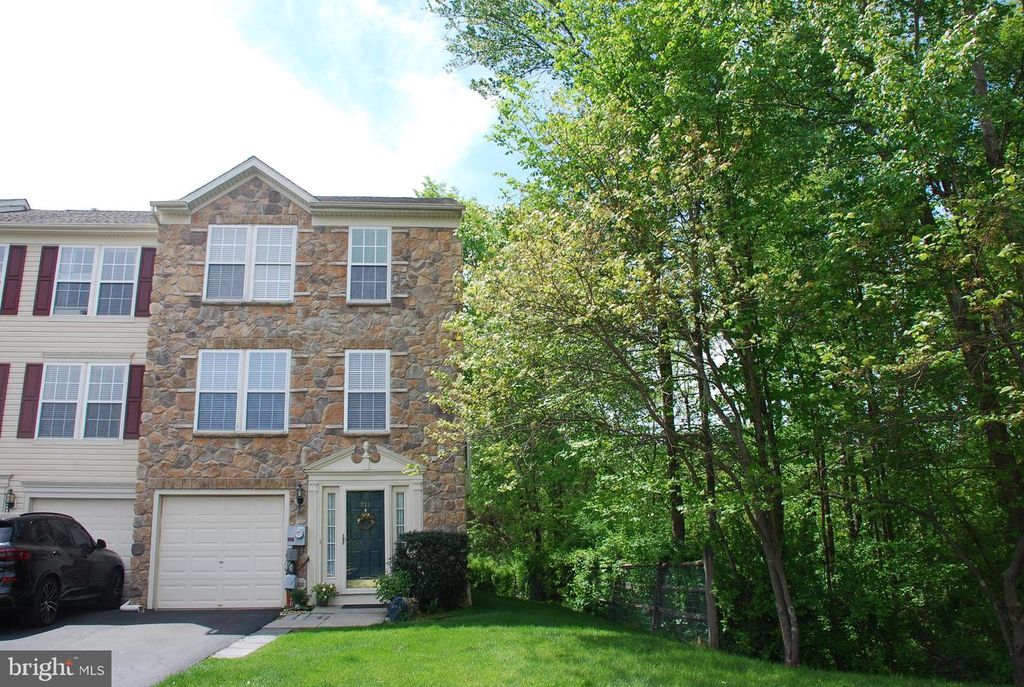 721 WATERWAY CT, Quakertown, PA 18951