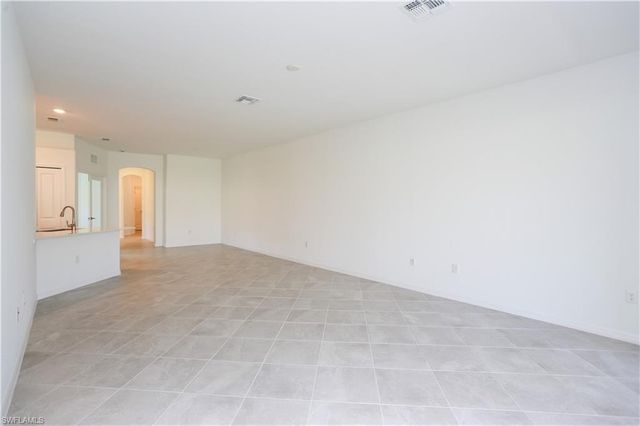 2599 Vine AVE, Naples, FL 34120