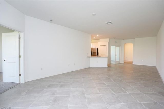 2599 Vine AVE, Naples, FL 34120