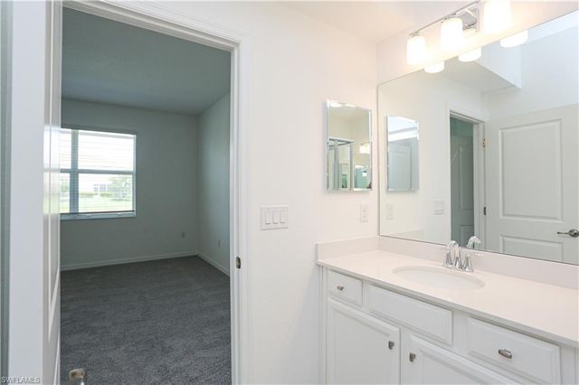 2599 Vine AVE, Naples, FL 34120