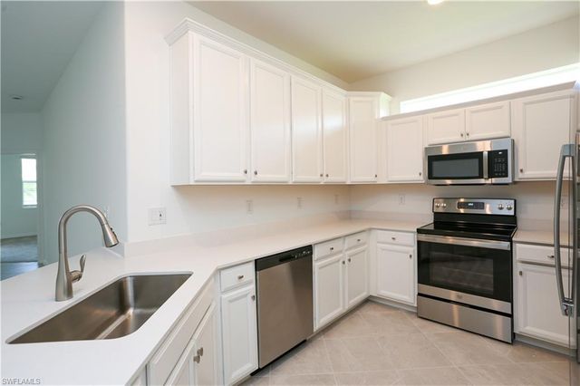 2599 Vine AVE, Naples, FL 34120