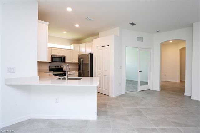 2599 Vine AVE, Naples, FL 34120