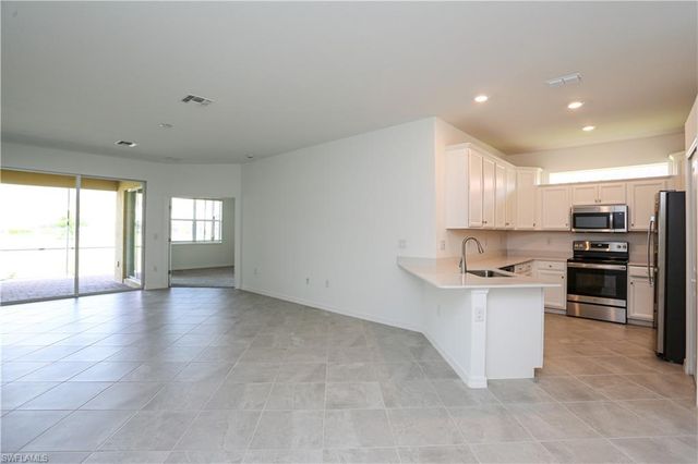 2599 Vine AVE, Naples, FL 34120