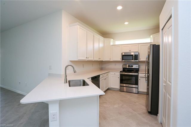 2599 Vine AVE, Naples, FL 34120