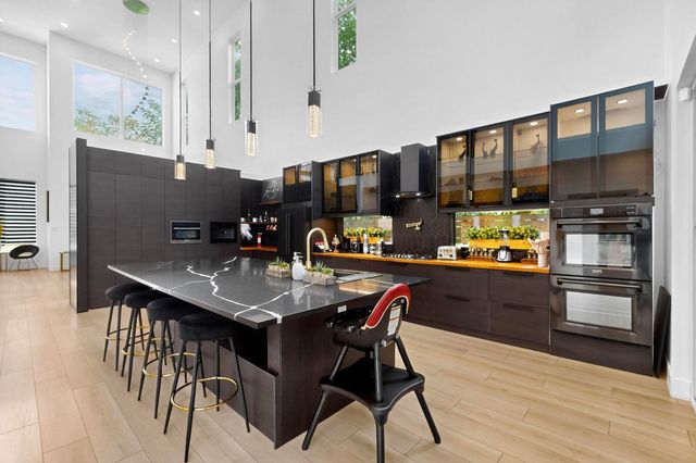 3946 N Cresthaven Road, Dallas, TX 75209