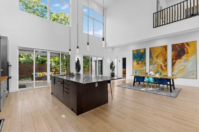 3946 N Cresthaven Road, Dallas, TX 75209