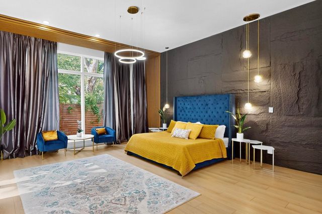 3946 N Cresthaven Road, Dallas, TX 75209