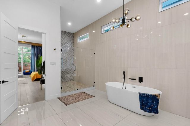 3946 N Cresthaven Road, Dallas, TX 75209