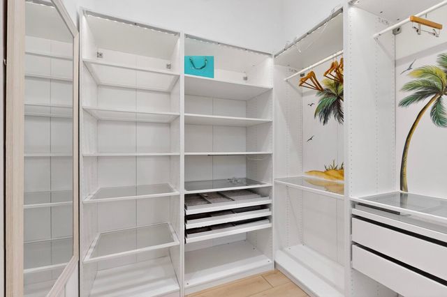 3946 N Cresthaven Road, Dallas, TX 75209