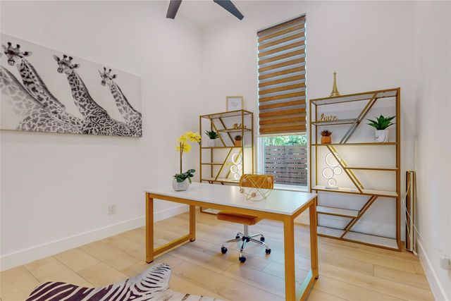 3946 N Cresthaven Road, Dallas, TX 75209