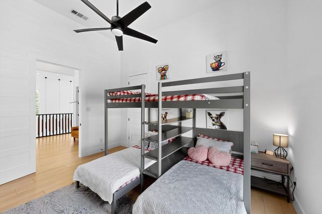 3946 N Cresthaven Road, Dallas, TX 75209