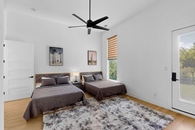 3946 N Cresthaven Road, Dallas, TX 75209