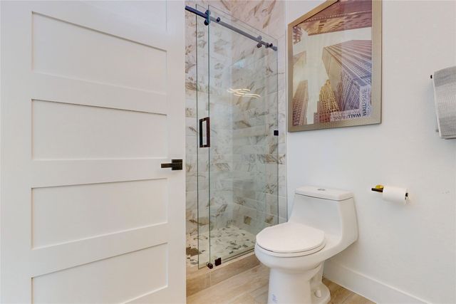 3946 N Cresthaven Road, Dallas, TX 75209