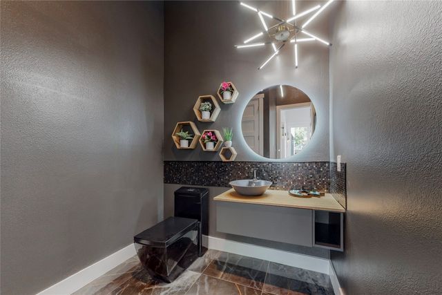 3946 N Cresthaven Road, Dallas, TX 75209