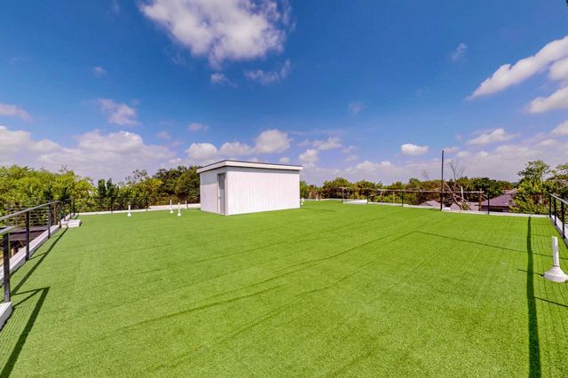 3946 N Cresthaven Road, Dallas, TX 75209