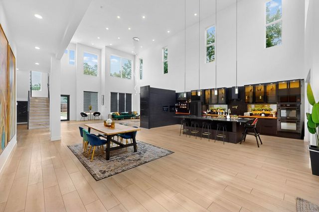 3946 N Cresthaven Road, Dallas, TX 75209