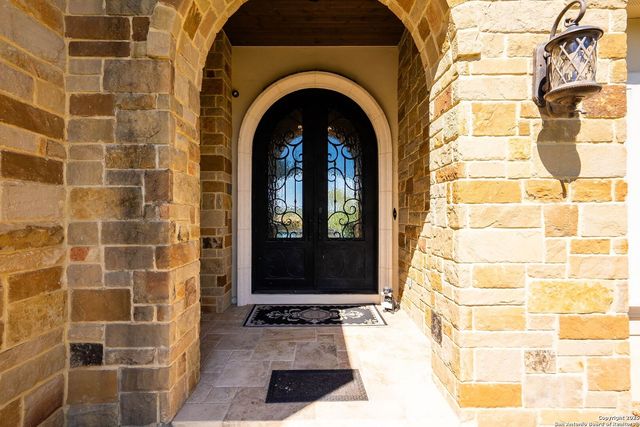 631 Menger Springs, Boerne, TX 78006