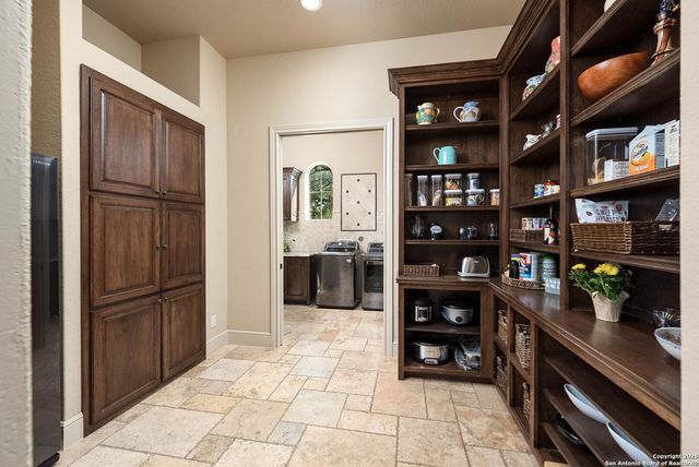 631 Menger Springs, Boerne, TX 78006